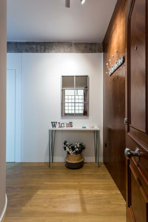 El Rio Apartment Севиля Екстериор снимка