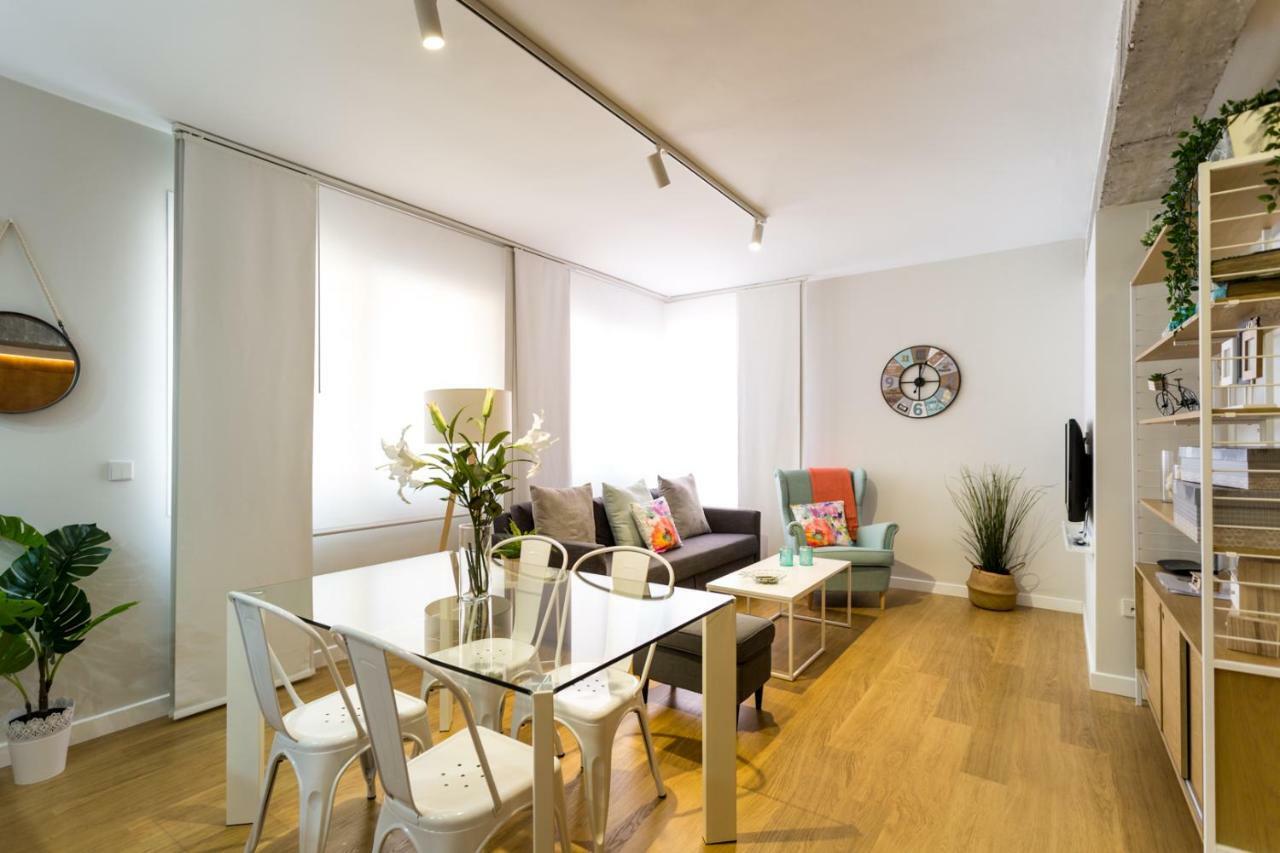 El Rio Apartment Севиля Екстериор снимка