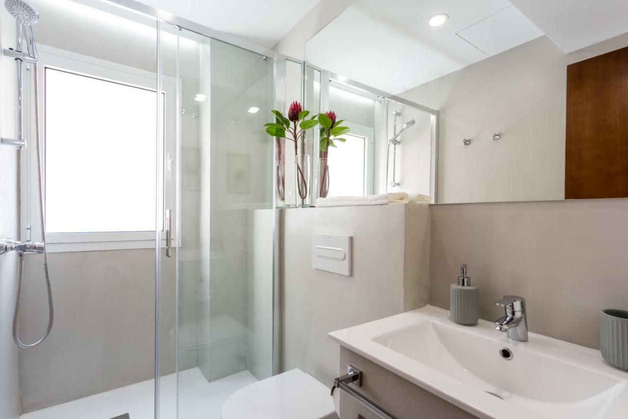 El Rio Apartment Севиля Екстериор снимка